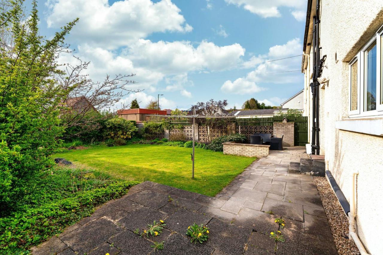 NEW Four Bedroom House - all rooms ensuite Stirling Buitenkant foto