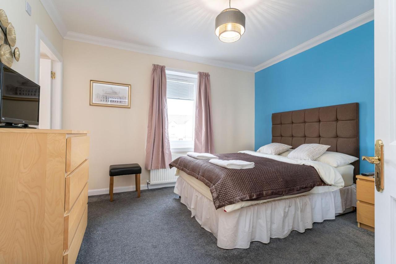 NEW Four Bedroom House - all rooms ensuite Stirling Buitenkant foto