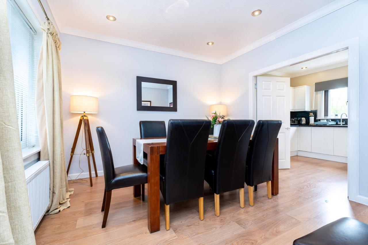 NEW Four Bedroom House - all rooms ensuite Stirling Buitenkant foto
