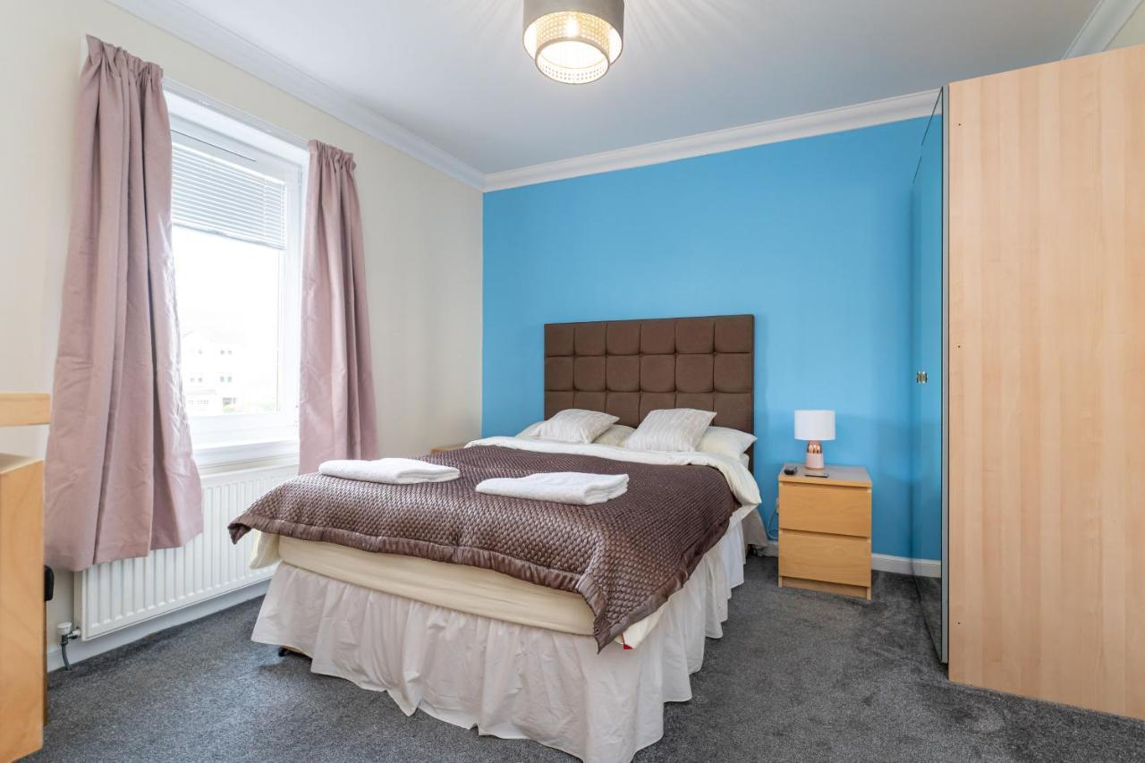 NEW Four Bedroom House - all rooms ensuite Stirling Buitenkant foto